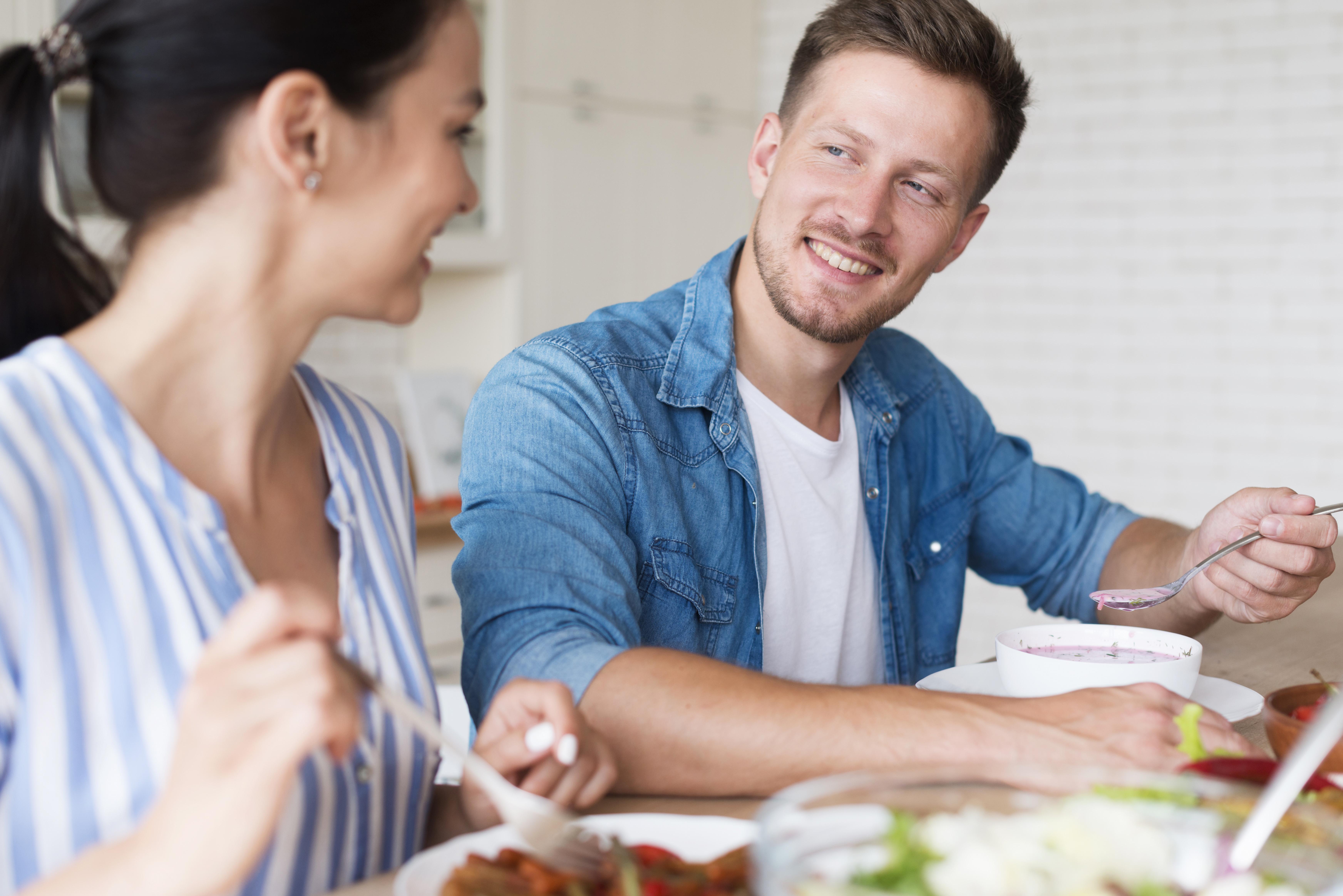 side-view-couple-eating-together.jpg